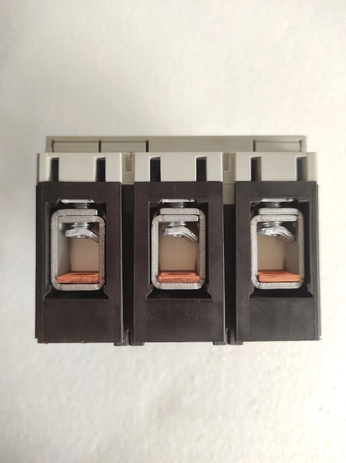 admin/uploads/uploads/Eaton  NZNH1-A63 3 Pole 125 AMP Circuit Breaker_4.webp